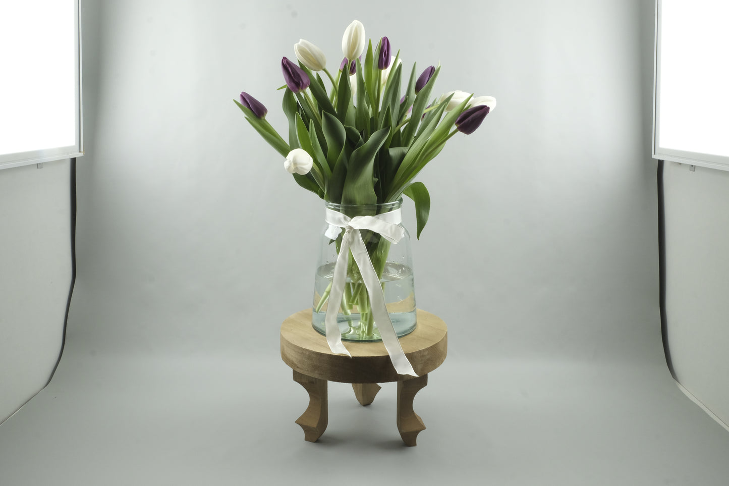 Mix purple and white tulips - 15 stems