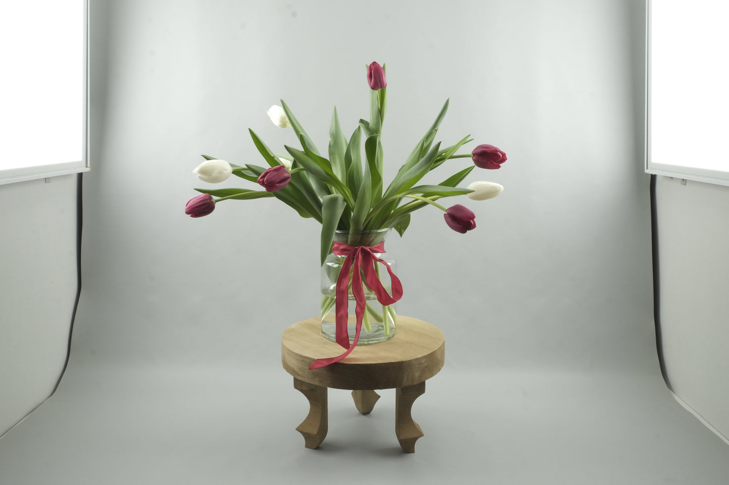 Mix red and white tulips - 9 stems